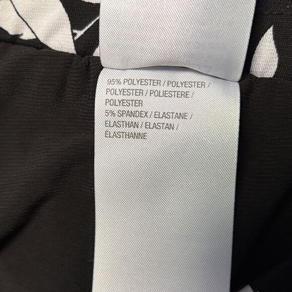 Susan Graver B&W Floral A-Line XS Skort - Picture 7 of 8